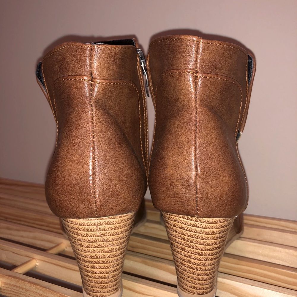 Boutique brown booties size 10